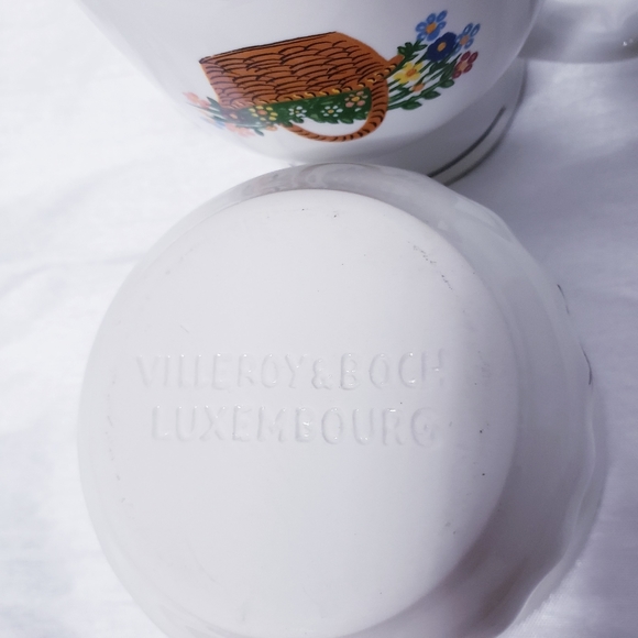Villeroy & Boch Cream and Sugar Rooster Duck Flower Basket Farm - Picture 4 of 4